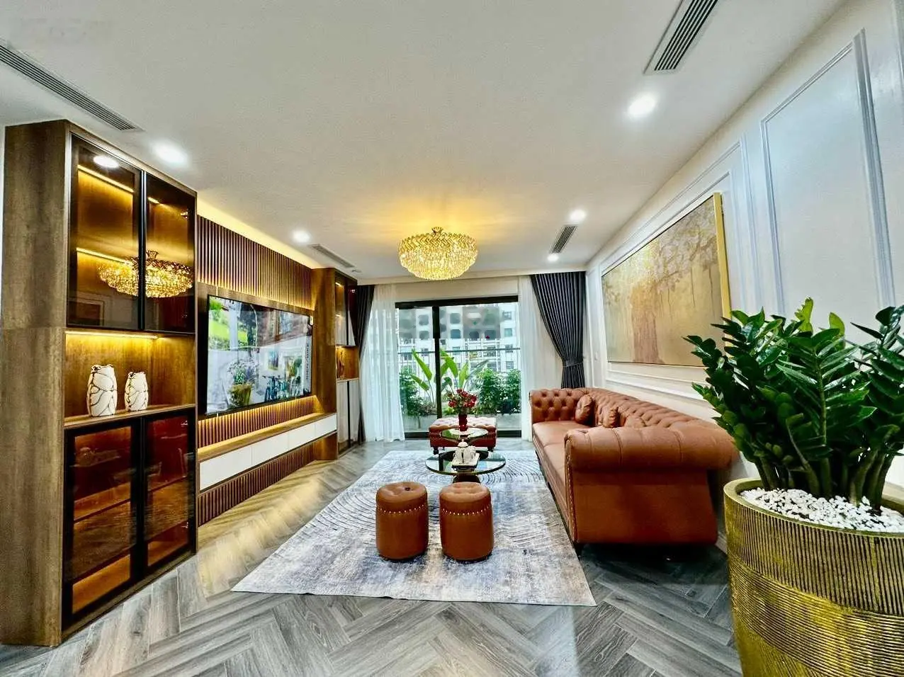 Chính chủ bán căn 3 phòng ngủ 122m2 tại Diamond Flower Tower full đồ, ban công Đông Nam sổ đỏ