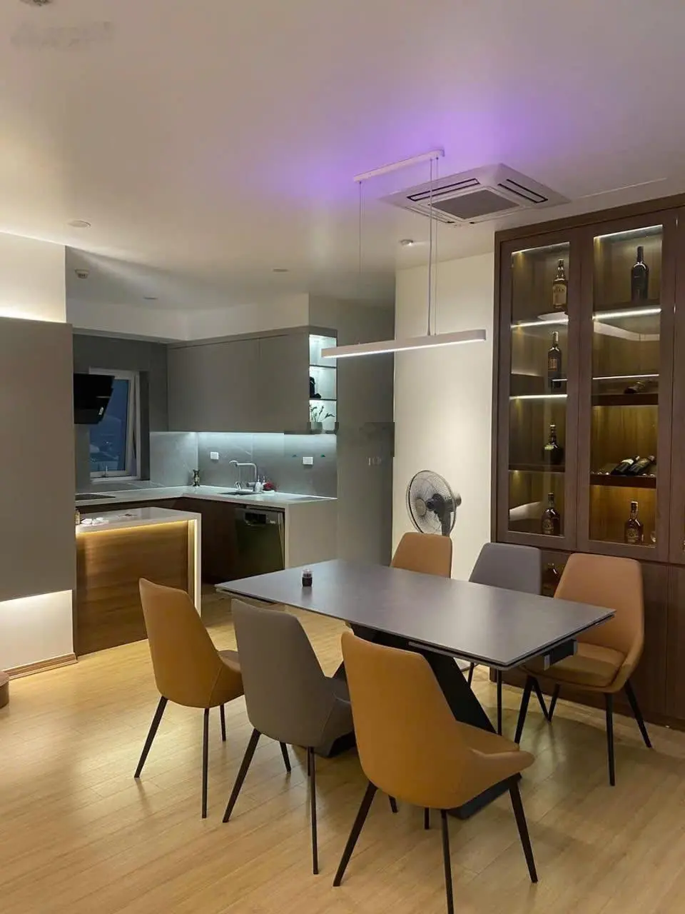 tôi cần bán căn hộ nhanh Green Park Dương Đình Nghệ- 104m2- 3 ngủ 2 wc- Ban công Đông Nam- bán 6 tỉ