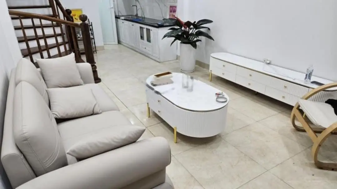 Nhà đẹp Đường Láng - 34m2 5 tầng, nội thất đẹp - ngõ rộng thoáng - sổ nở hậu - giá 7.25 tỷ