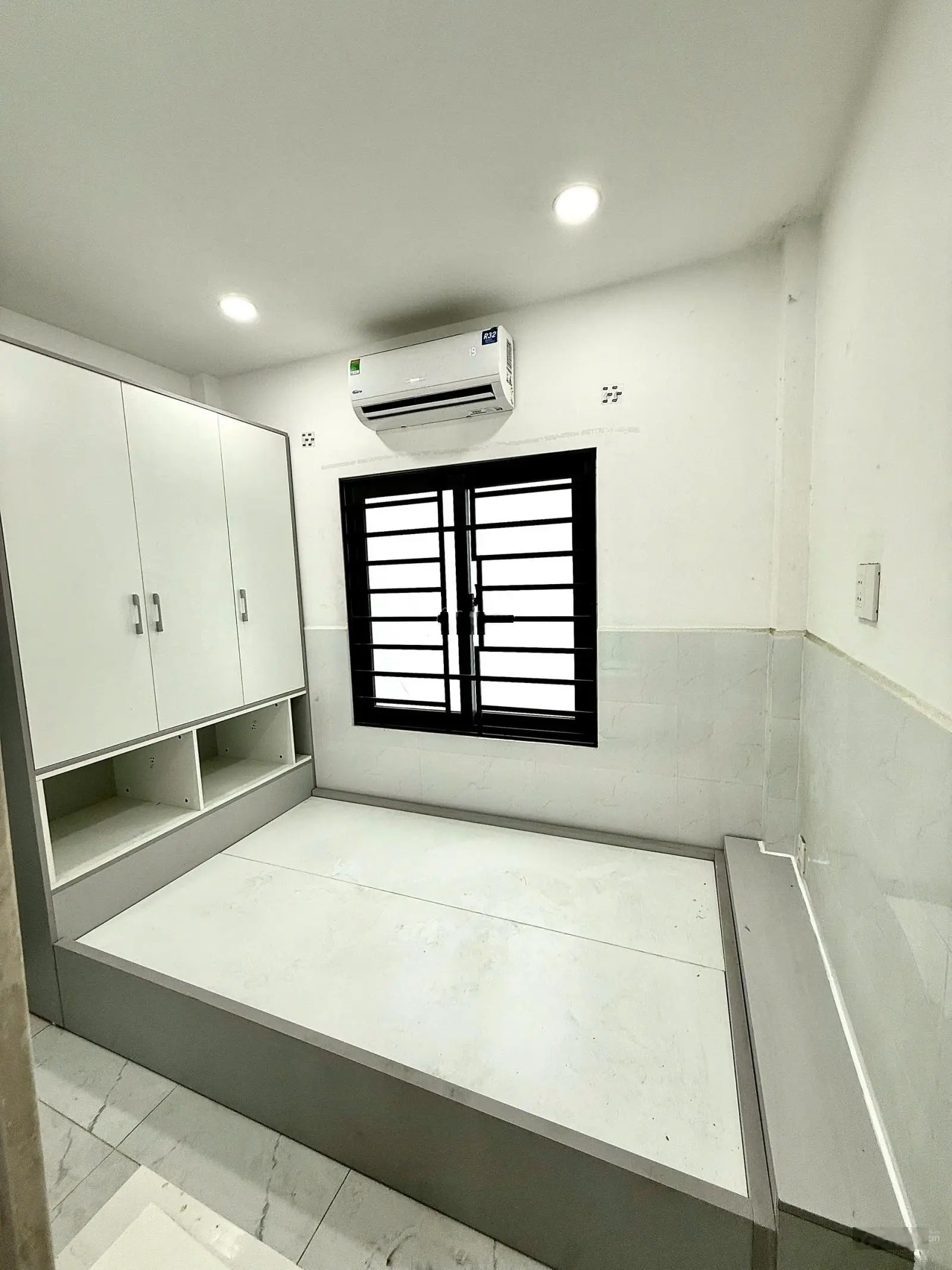 Bán nhà mới, hẻm xe hơi, Phan Văn Trị, Bình Thạnh - 2 lầu, 2 phòng ngủ, giá siêu hấp dẫn!
