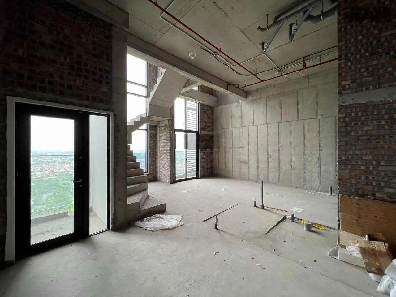 (Chính chủ) Gia đình tôi cần bán căn Penthouse Cao Cấp 106,2m2 Ecopark | Full kính, Trần 9m cực VIP