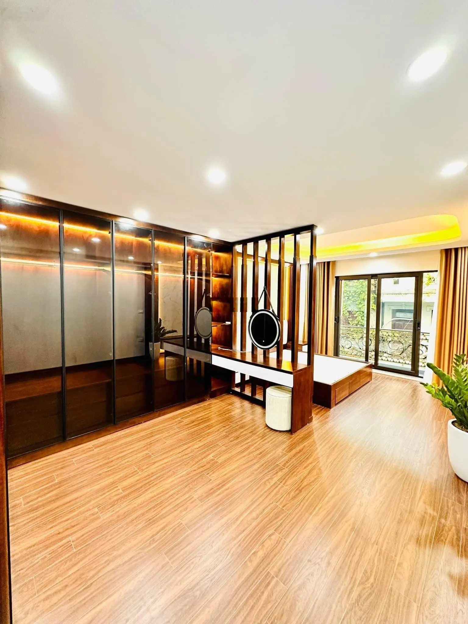 Bán nhà Linh Đàm, vỉa hè 3 ô tô tránh, toà nhà văn phòng, chủ mót bán, 65m2, hơn 14.99 tỷ