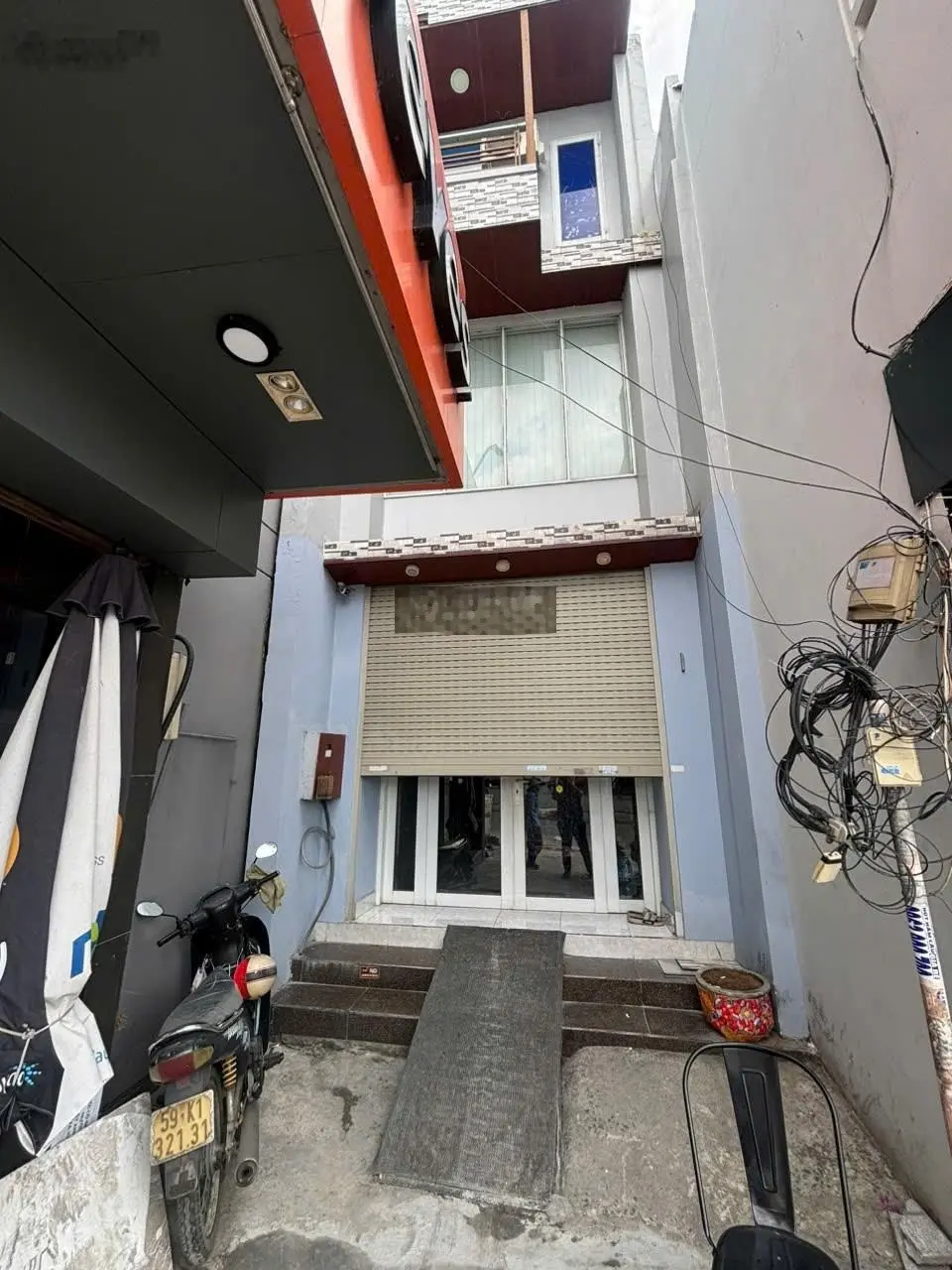 Hiếm! Bán gấp nhà ngay vòng xoay Phú Lâm 50m2 giá 9.399 tỷ bớt mạnh