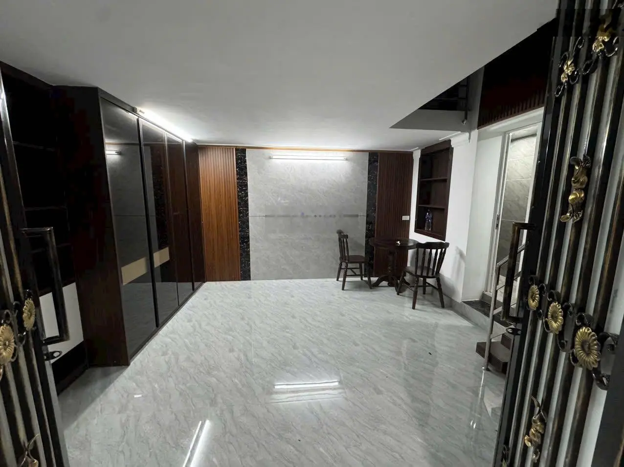 BÁN NHÀ PHỐ CỔ HÀNG MÃ - TẦNG 1 - KHÔNG NÓC