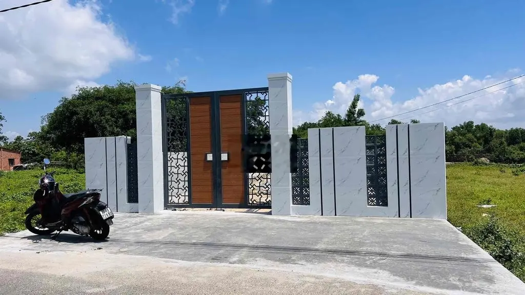 LONG MỸ THỊ TRẤN PHƯỚC HẢI - DÂN CƯ Ở KÍN, 305M2 -ĐÃ XÂY RÀO KIÊN CỐ
