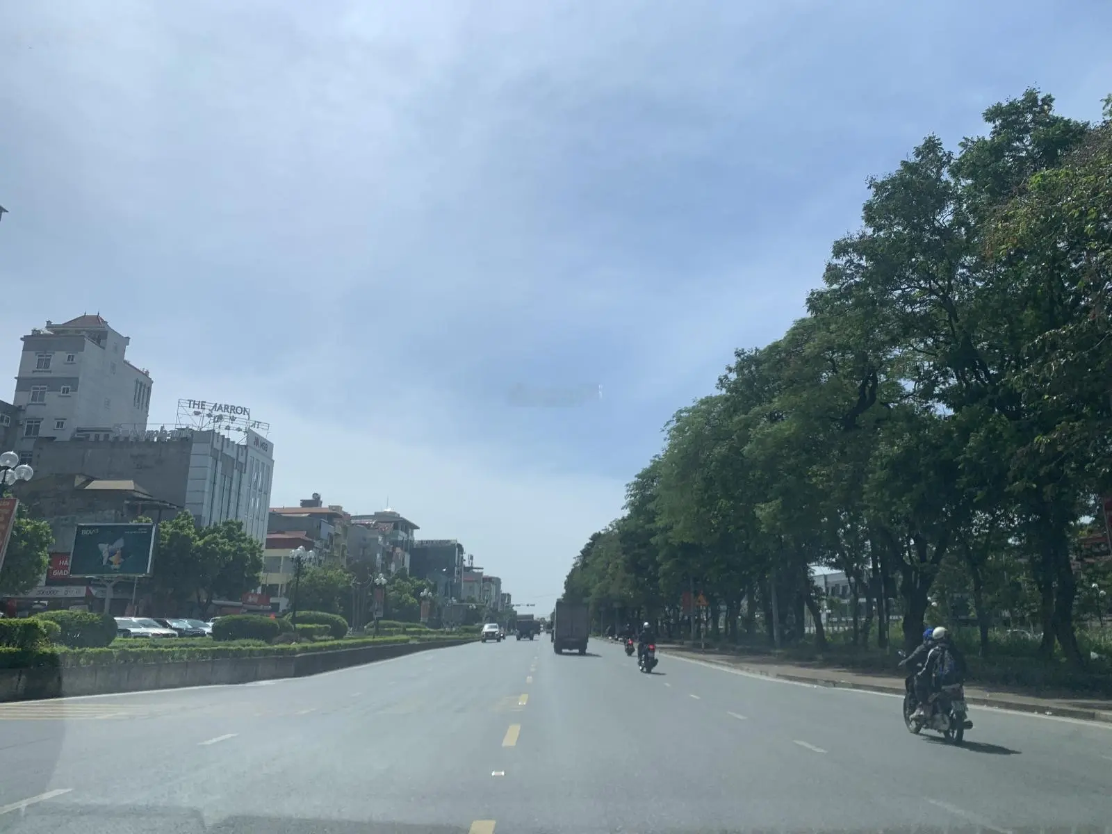 Bán nhà 3 tầng, 52m2 thông số đẹp, ô tô đỗ cửa sát thành phố thông minh