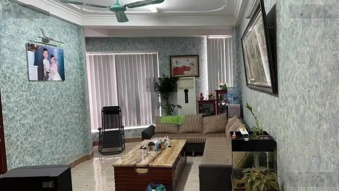 Bán nhà mặt phố Đường Láng, Đống Đa. Diện tích 74m2, giá 14,8 tỷ
