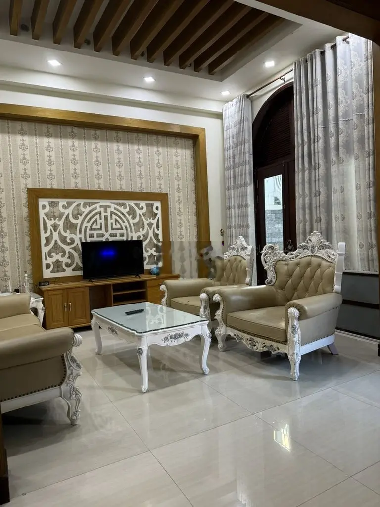 Bán gấp biệt thự 3 lầu, đường Hoàng Trọng Mậu, Phường Tân Hưng, Quận 7