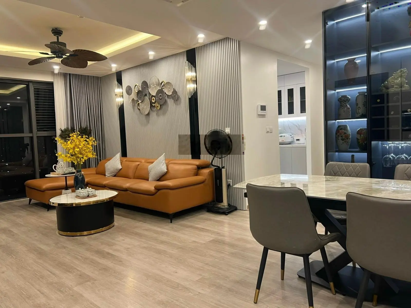 Cần bán căn hộ 2 phòng ngủ 97m giá 6,8 tỷ tại Bamboo Airways Tower 265 Cầu Giấy, Hà Nội