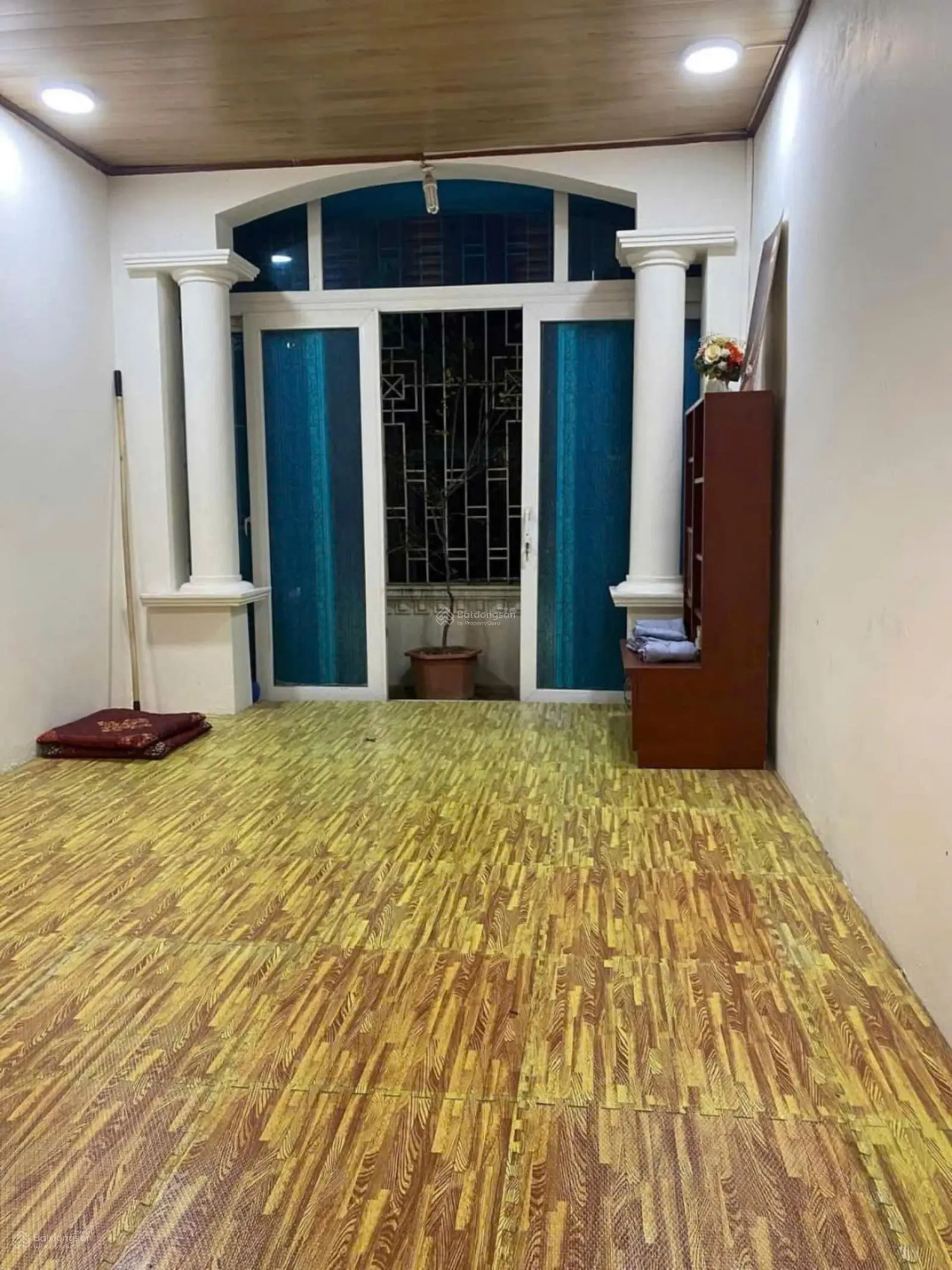 Hàng hiếm Trần Phú - Văn Quán, cạnh trường học viện an ninh nhân dân, dt 52m2 x 5 tầng, ô tô đỗ cửa
