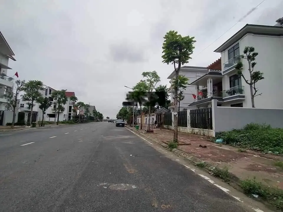 Bán BT khu C đường 24m - kinh doanh đỉnh cao, khu D sát hồ dt 400m2, mời LH Mr Trọng: 0939 958 ***