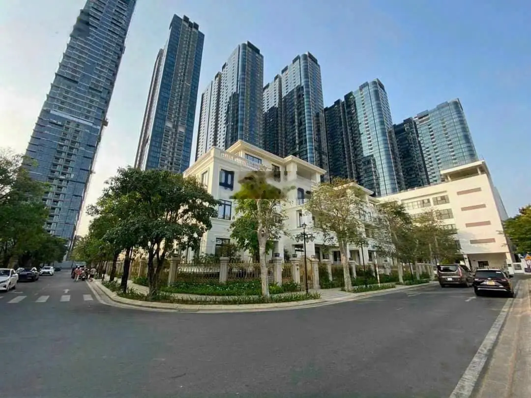 Chuyển nhượng tòa biệt thự góc 2 mặt tiền đẹp nhất dự án Vinhomes Golden River Ba Son