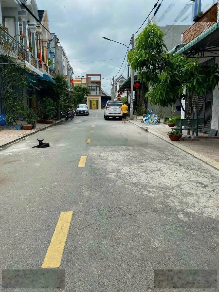 Không đủ tiền công chứng nên sang lại cọc căn nhà Đẹp giá rẻ nhất KDC Lê Phong - TP Dĩ An