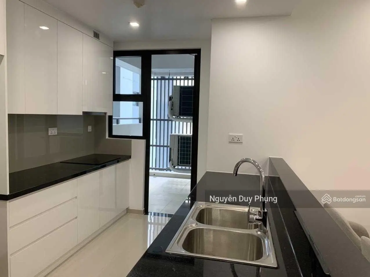 Cần bán 5 Căn hộ The View, diện tích 105m2, 2PN-2WC, nội thất cơ bản, tầng cao, view sông Sài Gòn.