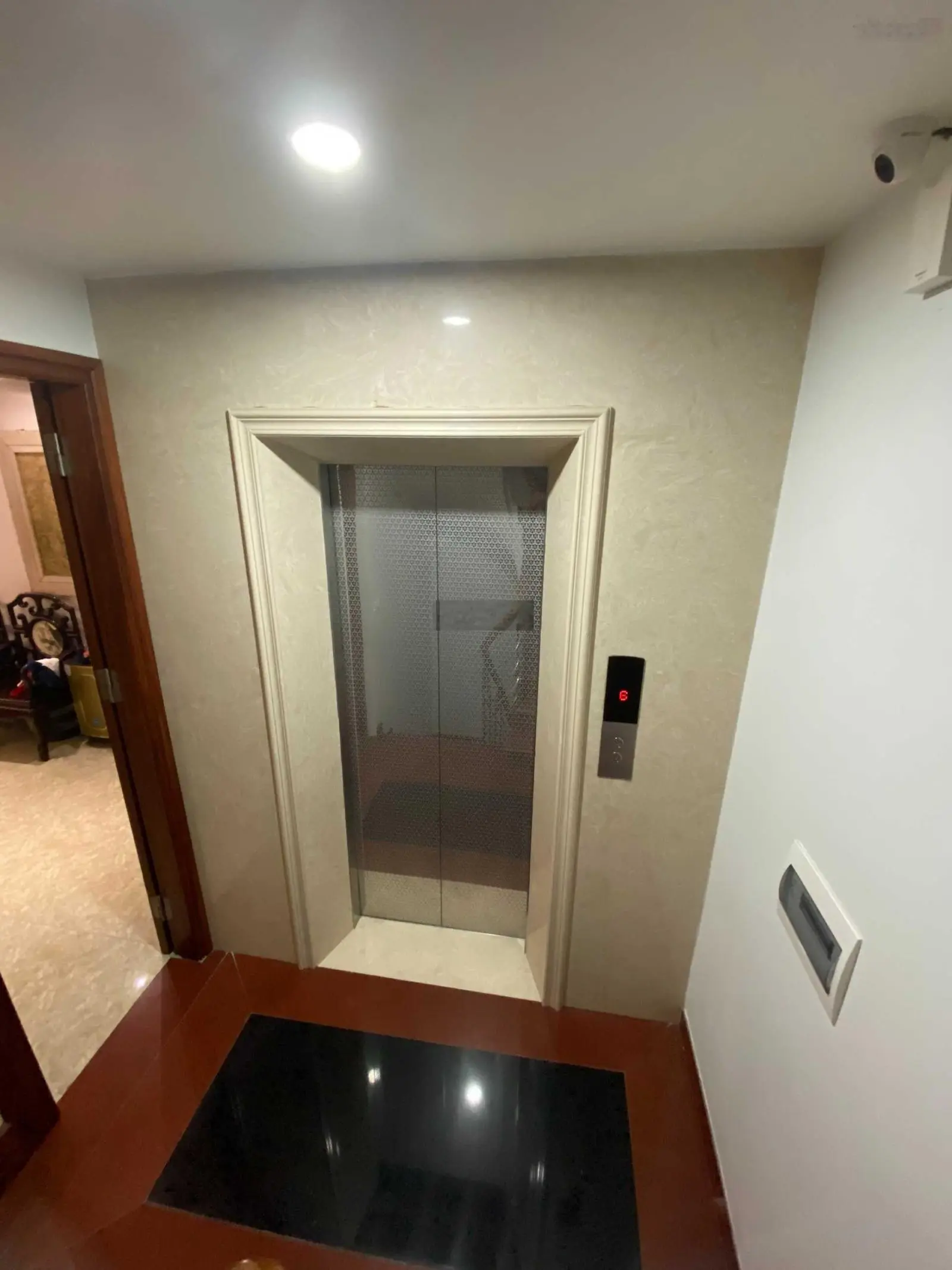Bán gấp nhà Hào Nam - kinh doanh - ô tô - 1 nhà ra phố - 65m2x7T - MT 6m - LH 0976 767 ***.65