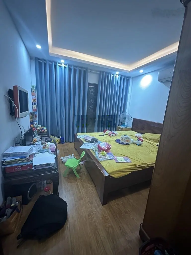 Bán nhà riêng tại Thạch Bàn, Long Biên, 33m2x 4 tầng, gần phố, 20m oto, 4.78 tỷ có thương lượng