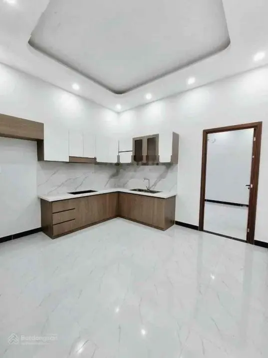 Cần bán nhà ở MT đường QL1A, DT 80m2 mà giá đang ngợp 1 tỉ 898, tiện ích đầy đủ, SHR