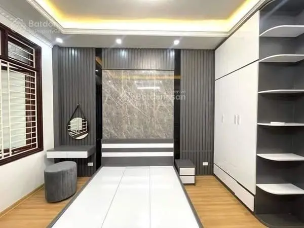 Chị chủ vựa trái cây bán nhà, ngay chợ hoa Hồ Thị Kỷ, Phường 1, Quận 10, 3PN - 3WC, sổ sẵn