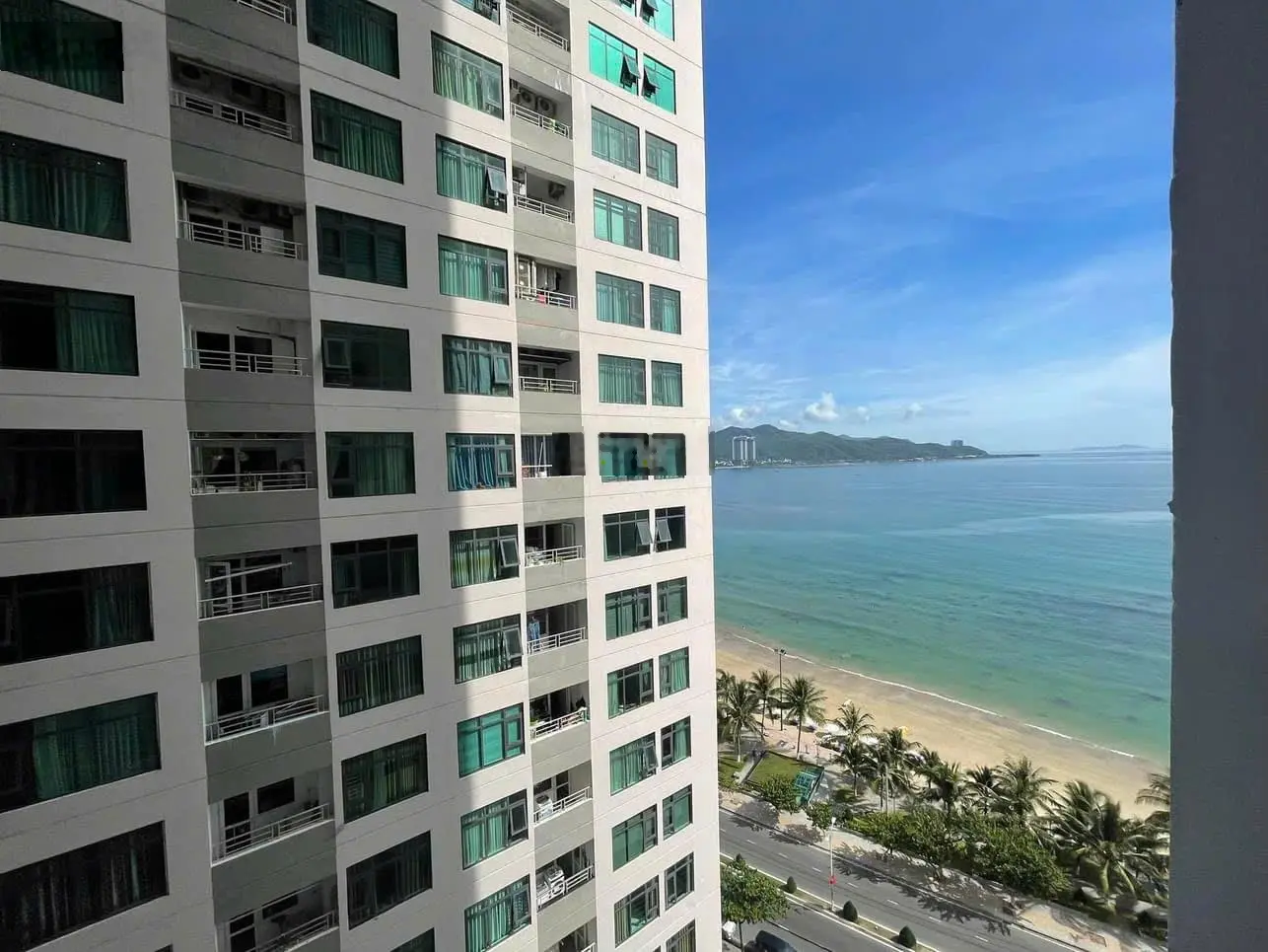Bán căn hộ Mường Thanh Viễn Triều view biển, full nội thất, 2PN, 2WC
