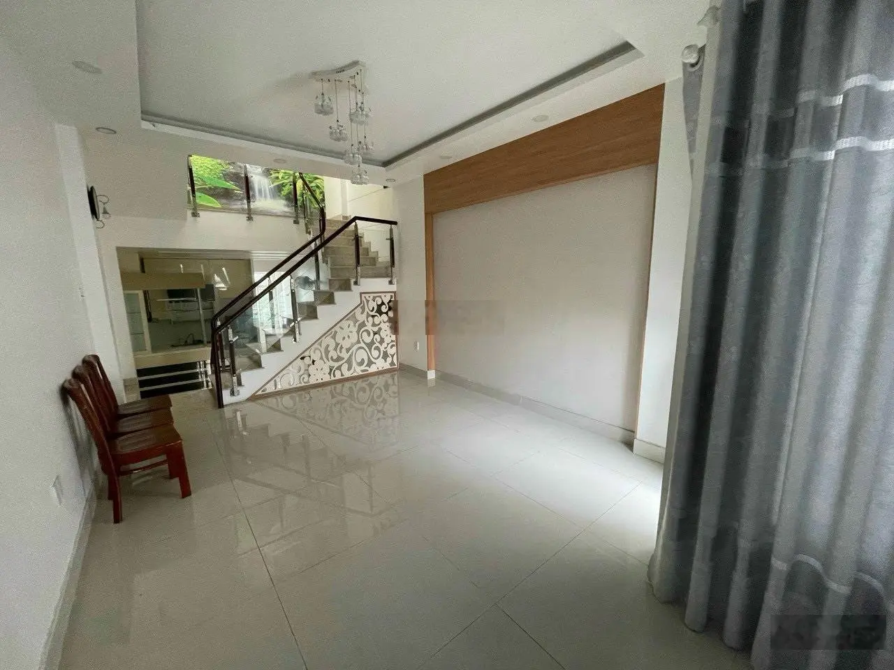 Chính chủ gửi bán căn nhà Mt đường 28 ra lê văn thịnh phường cát lái. Q2. Tp thủ Đức
