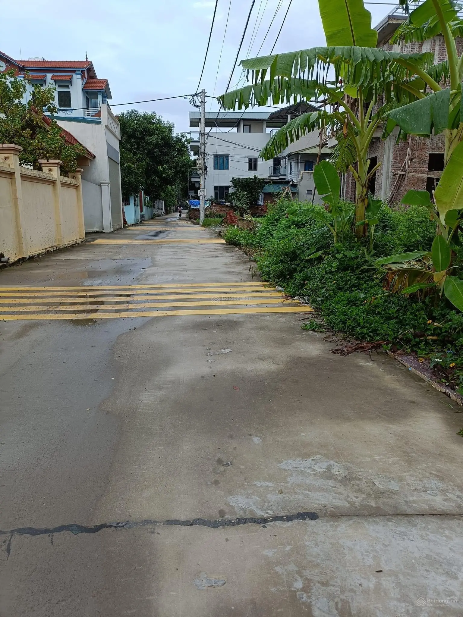 Độc quyền chính chủ em bán nhà mới xây giữa KCN, tiện ích xung quanh, cắt lỗ