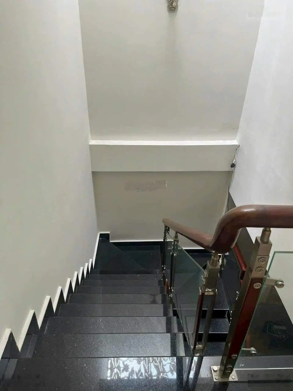 Nhà mặt tiền đường Trần Quý Cáp . Sát trường học cấp 1,2,3 Dĩ An