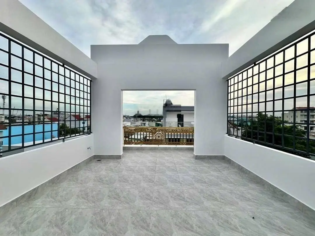 Bán nhà mới - có thang máy - thị trấn Nhà Bè