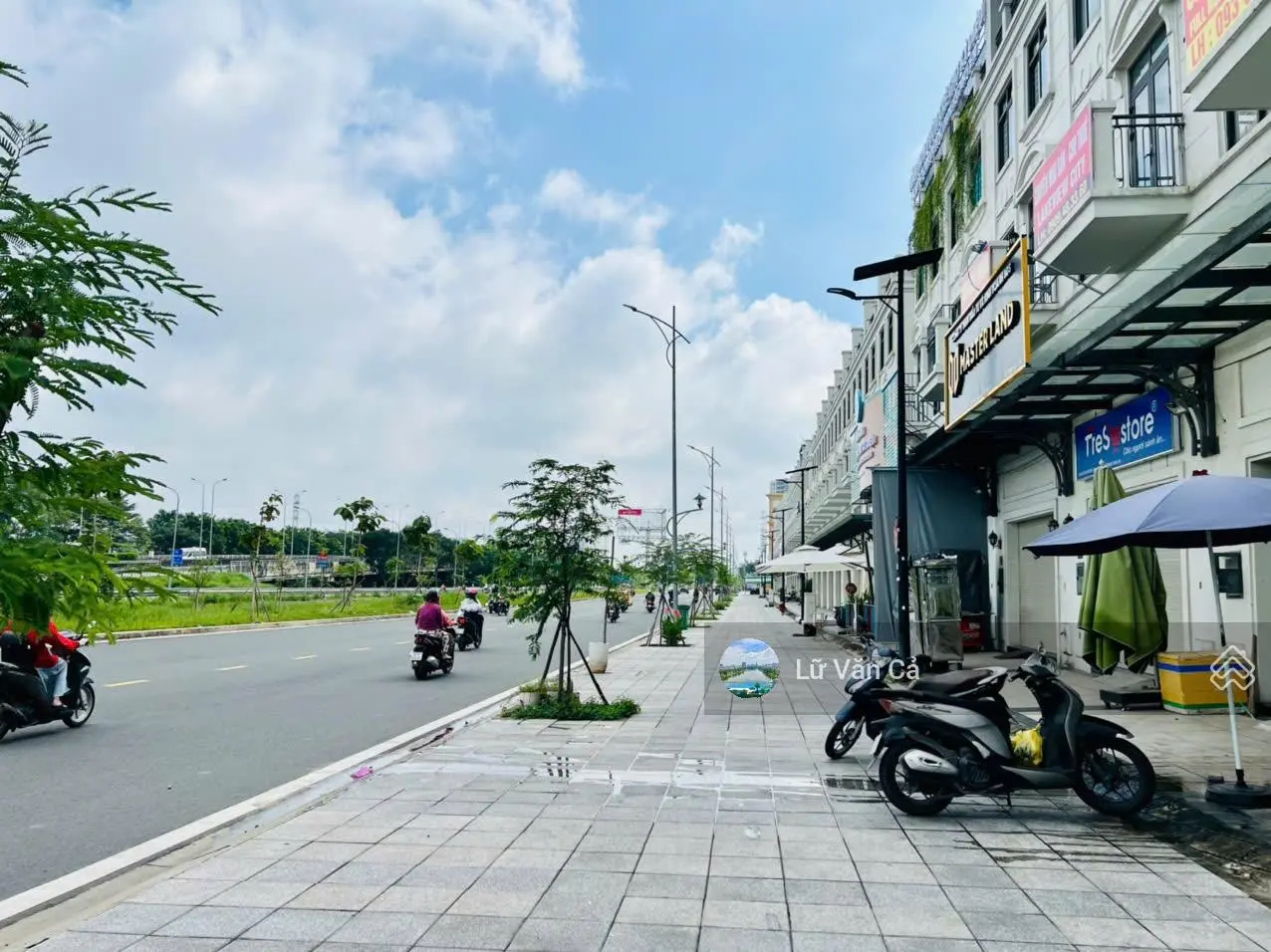 Bán gấp Shophouse mặt tiền song hành Lakeview City dt 5x20 5 lầu giá bán 22 tỷ Lh ngay 0907 860 ***