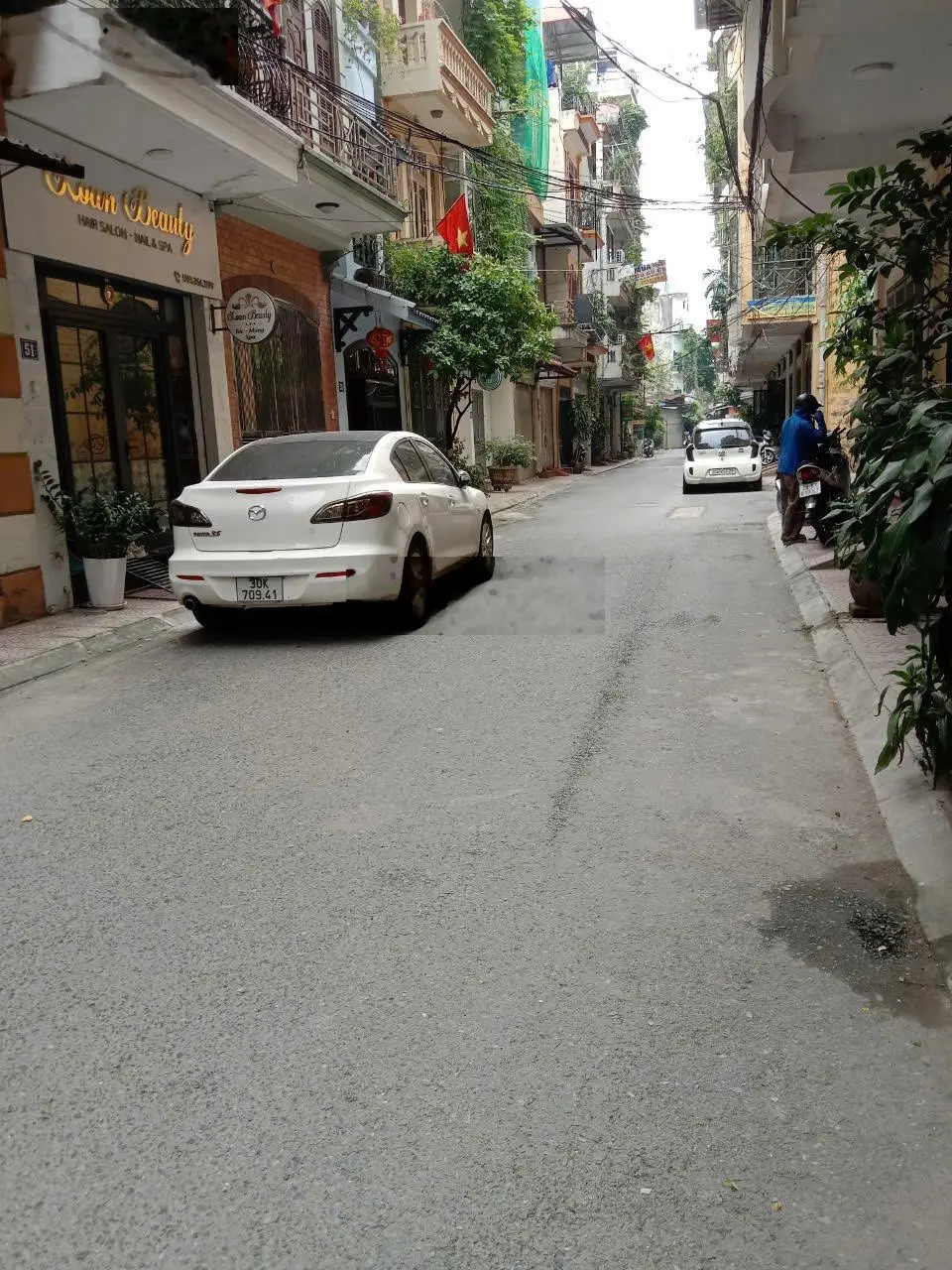 Nhà ngọc lâm kinh doanh, vỉa hè , ô tô tránh 46m2 - giá chỉ nhỉnh 13 đồng