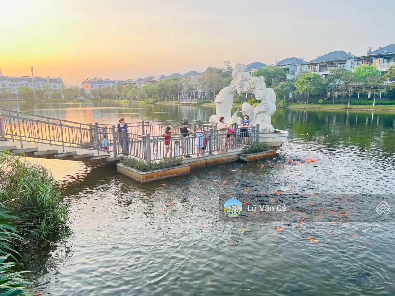 Bán gấp nhà phố Lakeview City 1 căn duy nhất full nội thất giá chỉ 13 tỷ 3 lầu 4PN LH 0907 860 ***