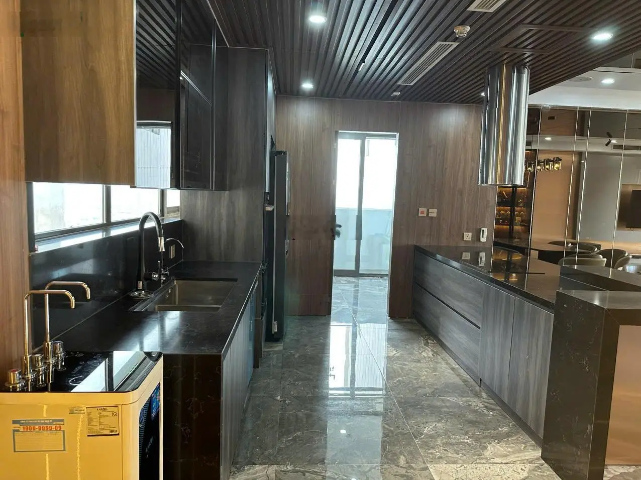 Bán căn Roman Plaza 103m 3N3W giá 6,2 tỷ. Sẵn sổ, full nội thất. LH 0962 347 ***