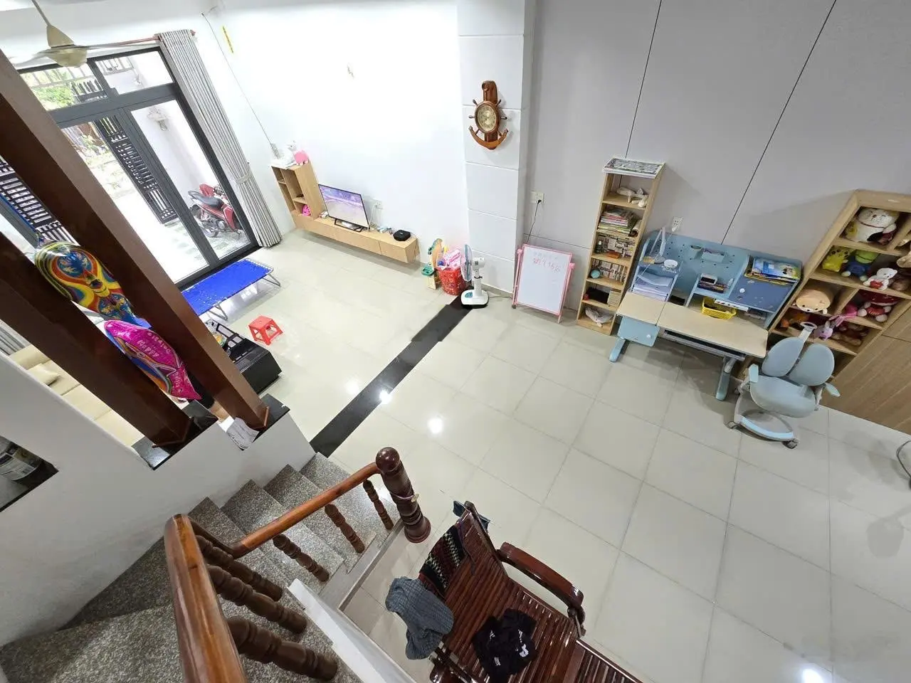 Hẻm xe tải quốc lộ 13 Hiệp Bình Phước, sát bên khu Hồng Long. 5x16m, 1 trệt 2 lầu 4PN, giá 10,3 tỷ