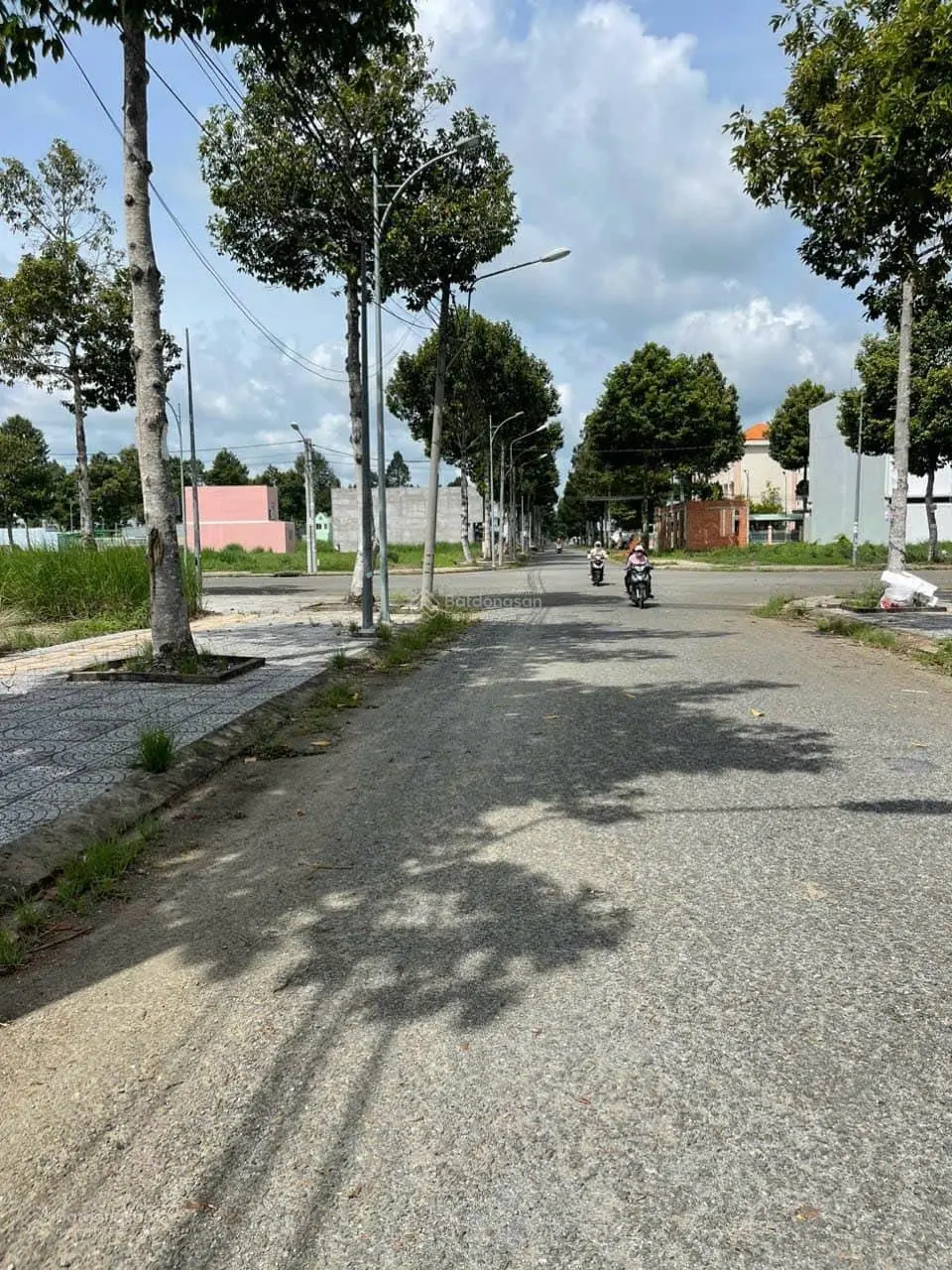 Cần bán gấp lô đất MTĐ Hàm Nghi, P5, Bạc Liêu, ngay UBND, cách SVĐ 1km, DT 120m2 giá TL SHR