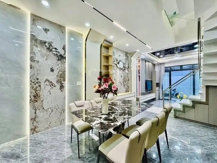 Bán ngộp nhà Hồ Thị Kỷ, P1, Q10, DT 65,7m2, giá 2 tỷ 410tr, HĐT 20tr/ tháng. sổ hồng riêng.