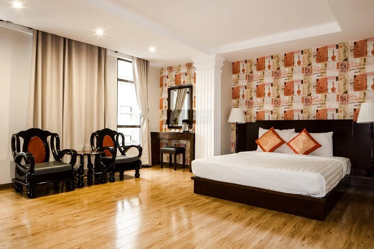 Bán nhà mặt tiền số 18 Bùi Thị Xuân Quận 1, DT: 5.3x33m, hầm + 12 tầng + 44 phòng, giá: 105 tỷ