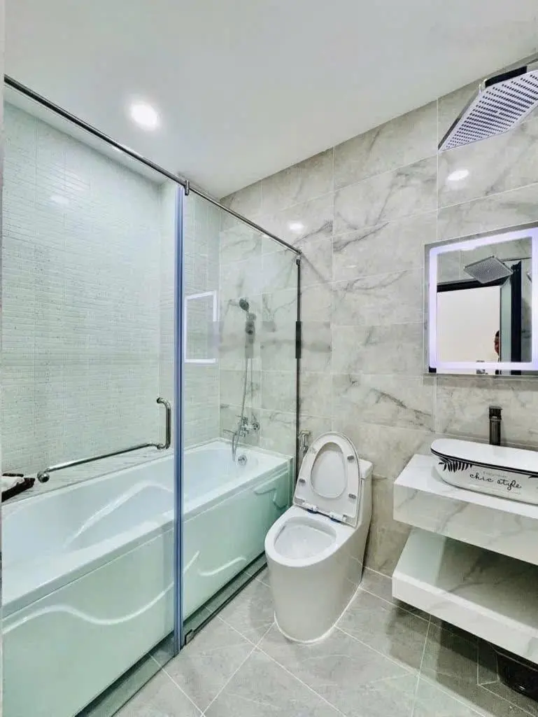Mua nhà đẹp đường Đào Tấn, Quận 5, DT 80m2, sổ hồng riêng