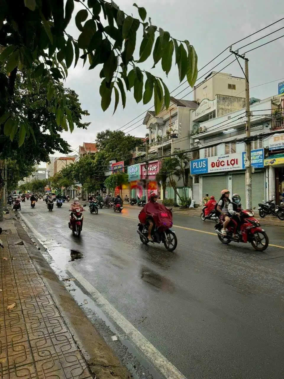 Hàng hiếm! Bán gấp căn góc mặt tiền Đặng Văn Bi, Thủ Đức 8x15, 2 tầng HĐT 70tr/ tháng. Giá 23 tỷ