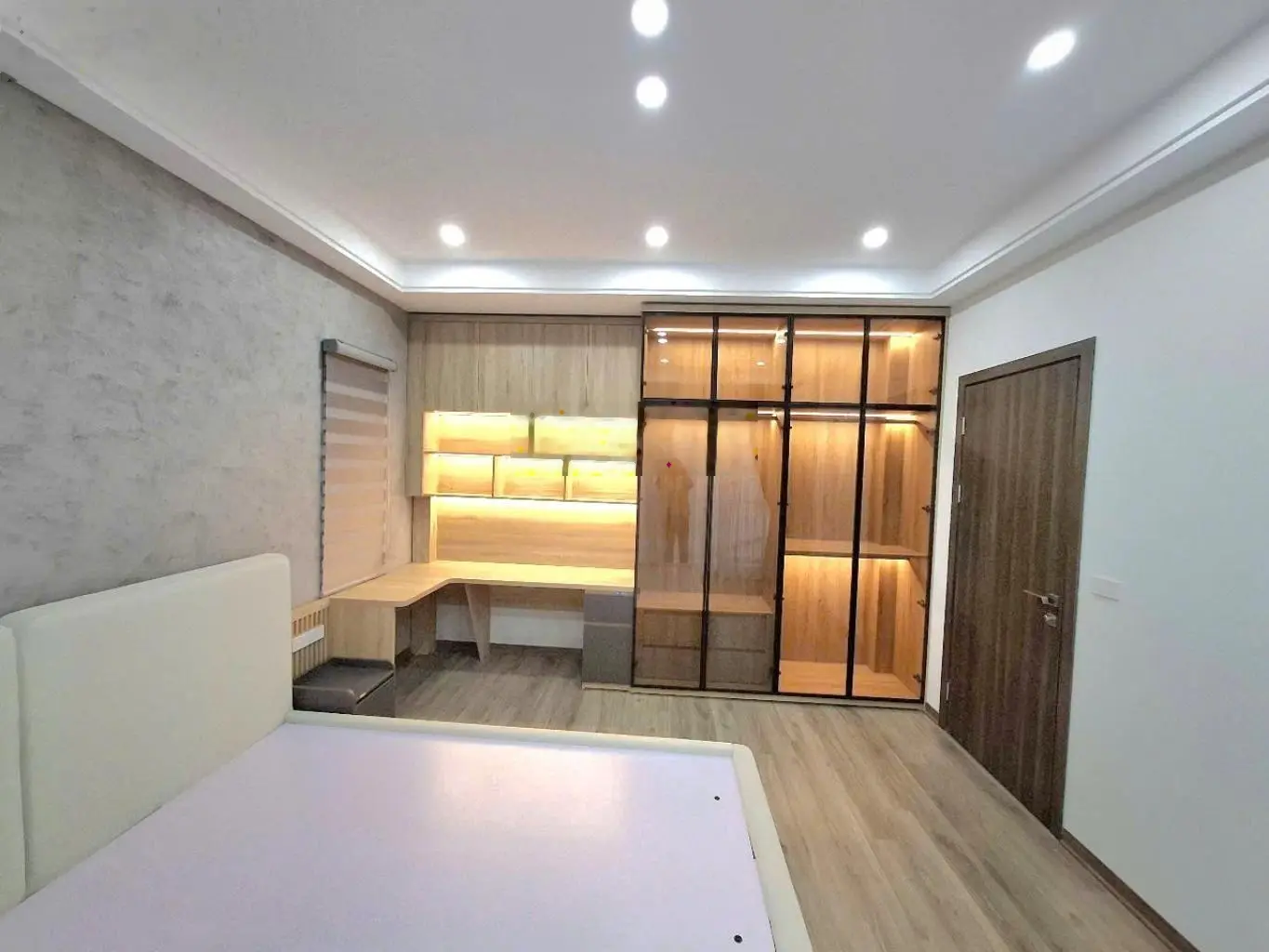 Bán nhà phốtrạng - 40m2 - 6 tầng - thang mày ful nội thất, gần ô tô tránh -giao thông thuận tiện