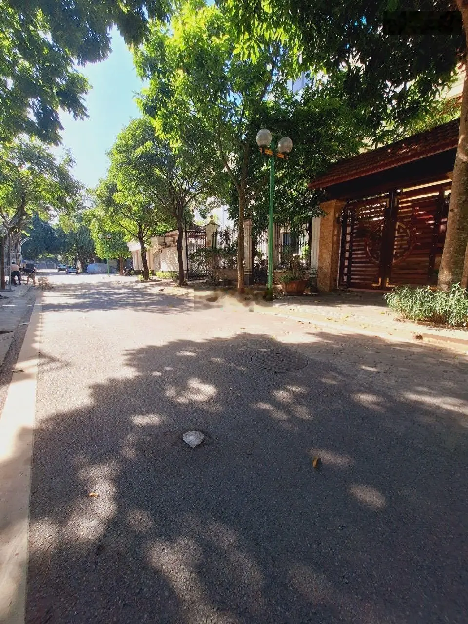 Cần bán biệt thự Linh Đàm diện tích 220m2 mặt tiền 12m