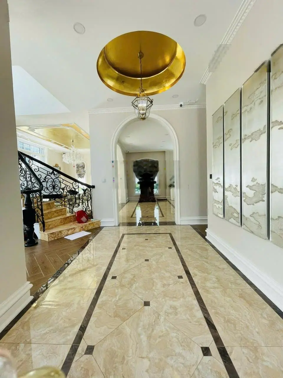 Biệt thự sang trọng phong cách Tân Cổ Điển dt đất 330m2 hướng Tây Nam ngay KDT Phước Hải Nha Trang