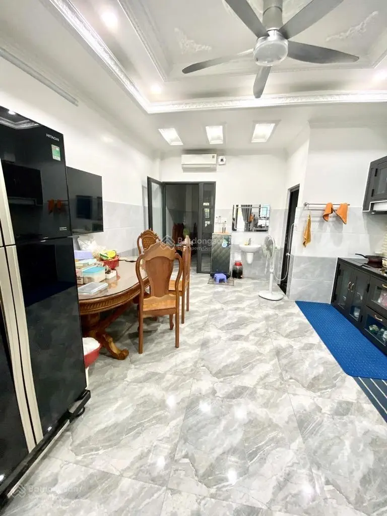 Nhà 6 tầng có thang máy mặt tiền đường Trương Thị Hoa, P TTH, Q12, DT 74,8m2 (4,3mx17m), giá 11tỷ