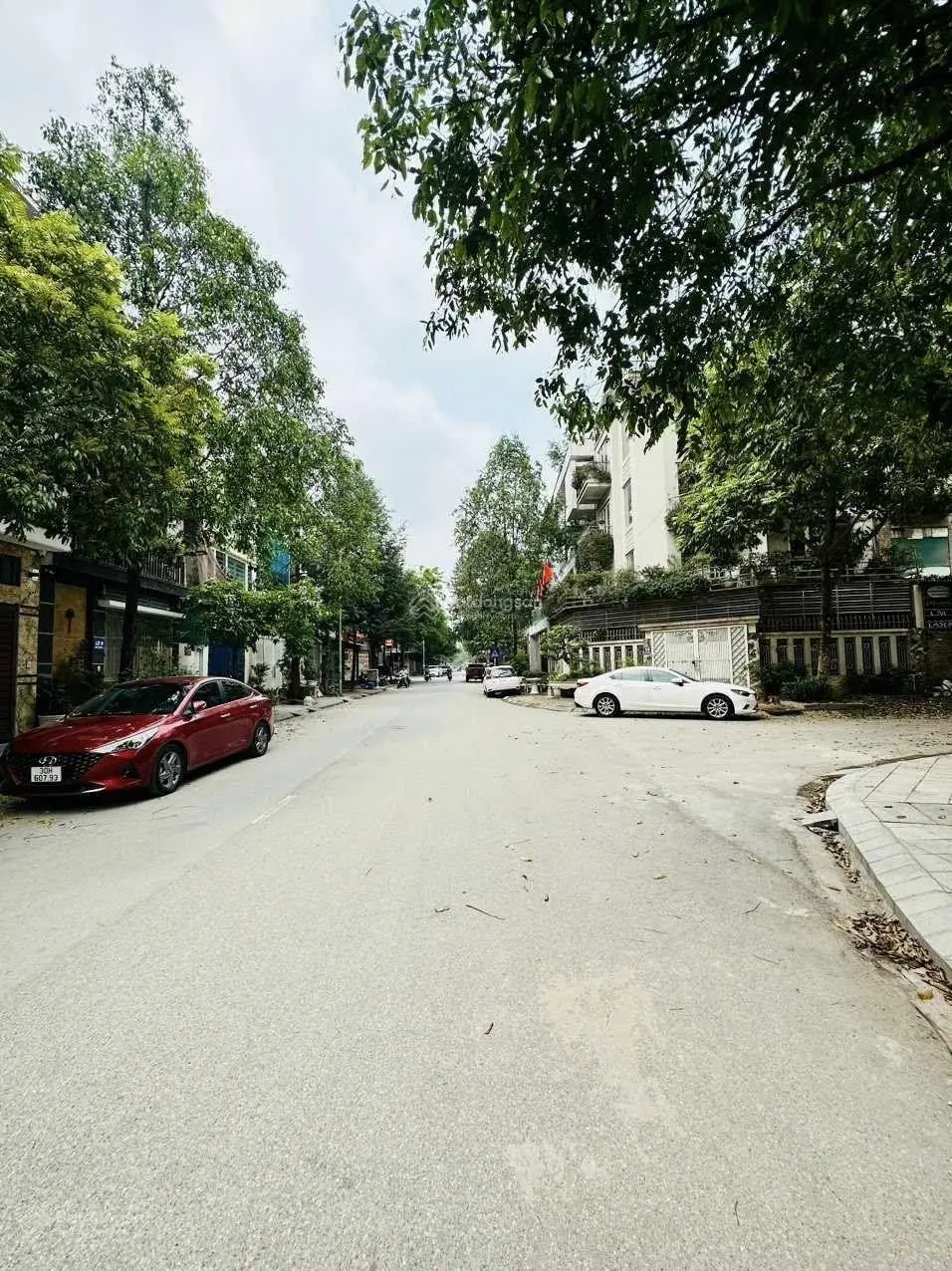 Bán nhà Văn Quán 45m2, 5 tầng, ô tô đỗ cửa, lô góc, cực đẹp, kinh doanh. giá 9,5 tỷ.