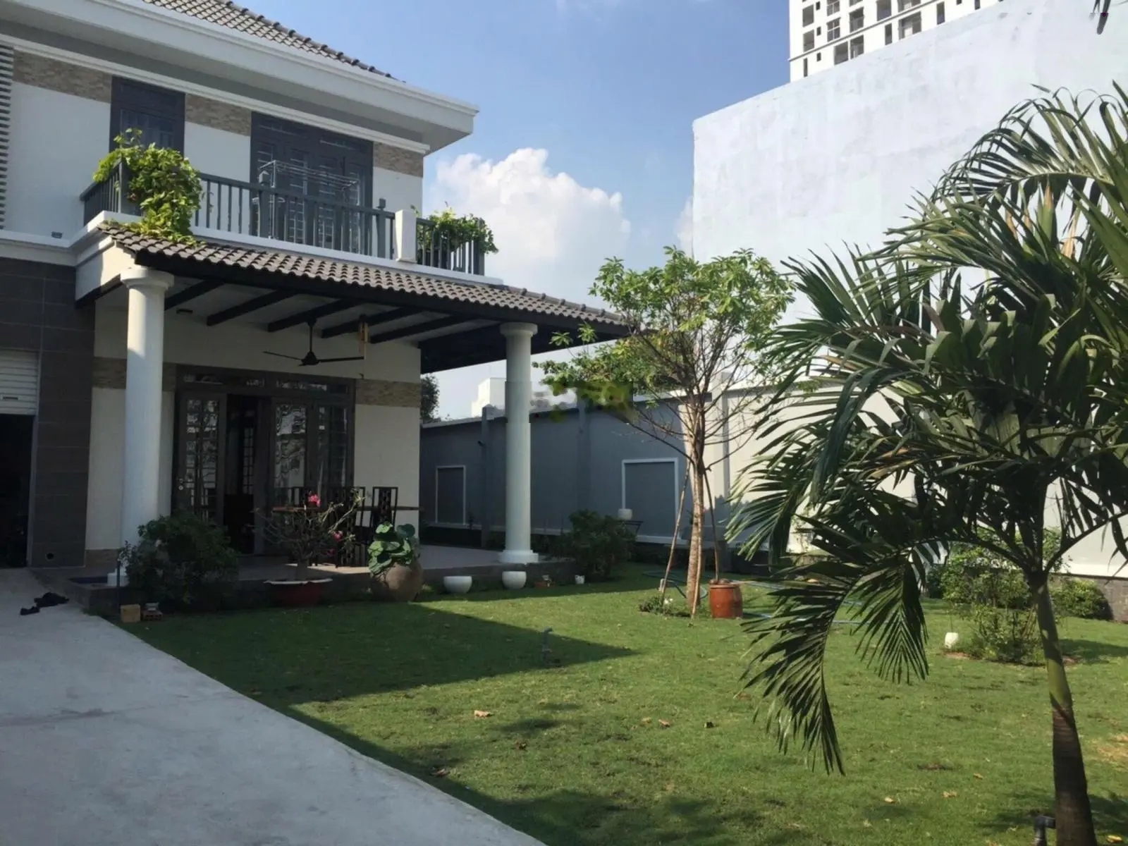 Định cư bán gấp BT ngay Nguyễn Văn Hưởng 12x27 CN 308m2 hướng ĐN trệt 2 tầng chỉ 53 tỷ sẵn HĐT