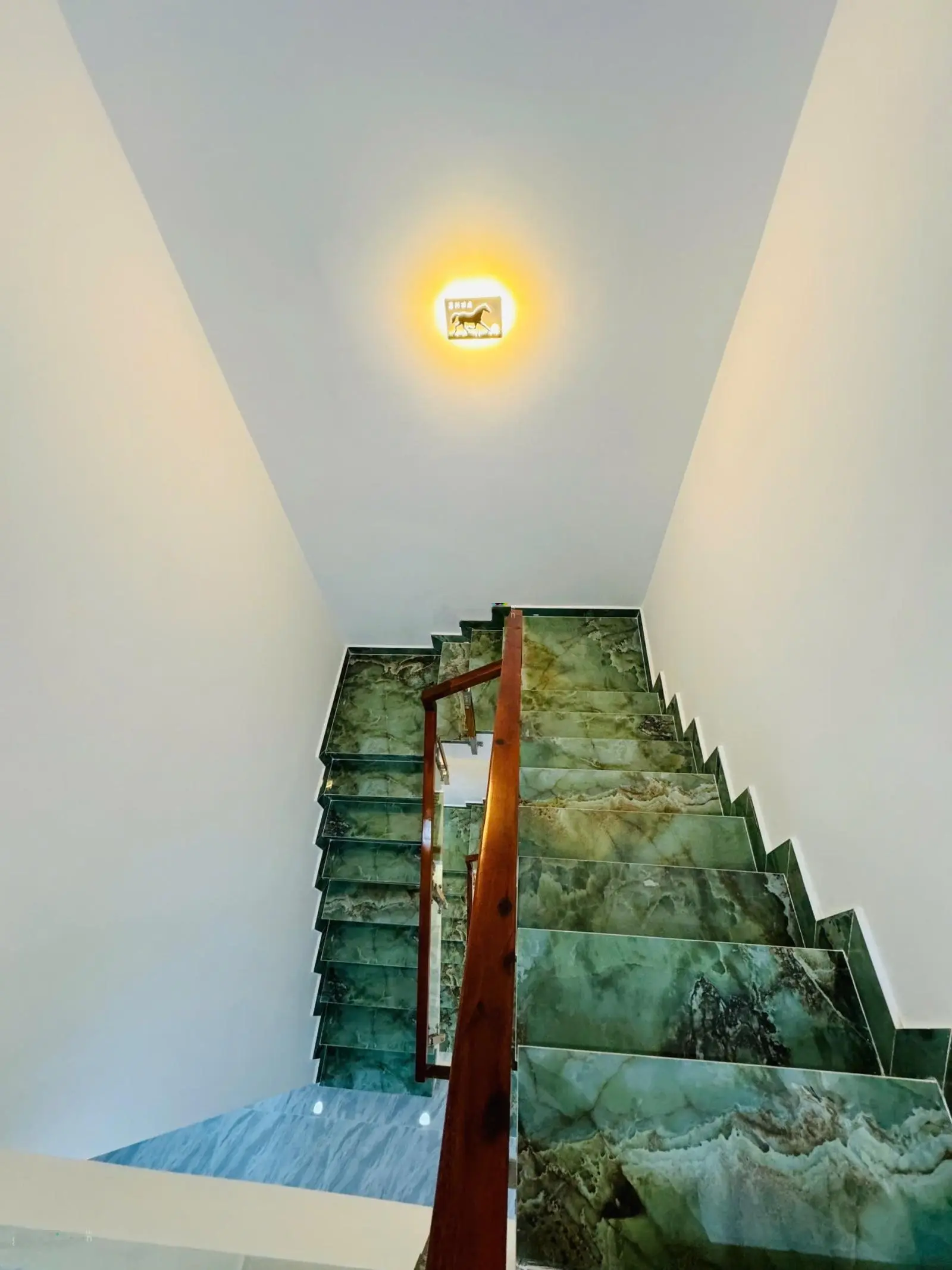 Siêu phẩm đẹp lung linh đường xe hơi thị trấn kim điền cẩn giuộc long an 3 tầng 2,6 tỷ dt 65 m