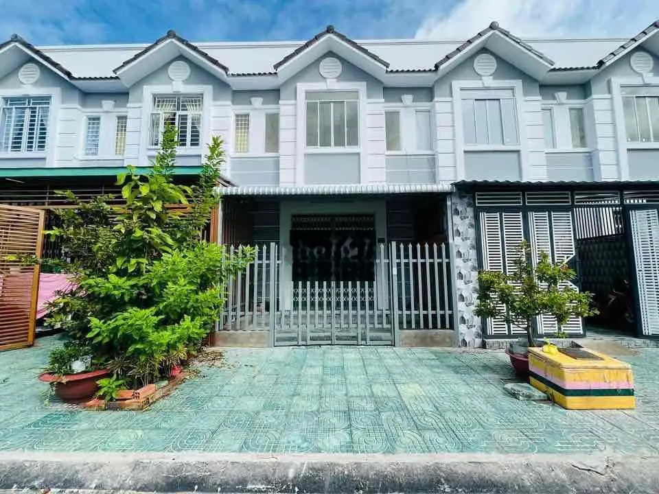 Bán Nhà Mặt Tiền P4 Lộ Nhựa 12m