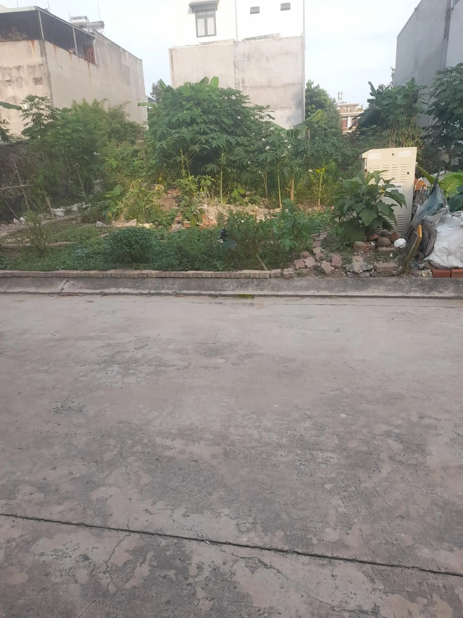 Bán nền đất đường N5 khu trung tâm thương mại Sóng Thần Dĩ An Bình Dương LH 0937 147 ***