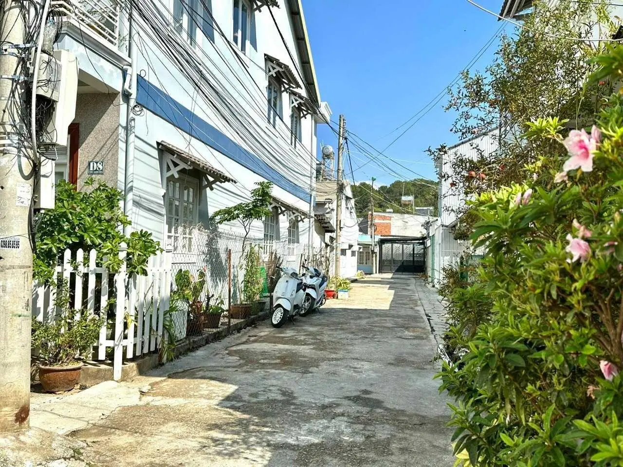 Nhà C4 có view nghỉ dưỡng đường ô tô lớn, P10, 141m2 SHR XD, Giá 4.8 tỷ TL