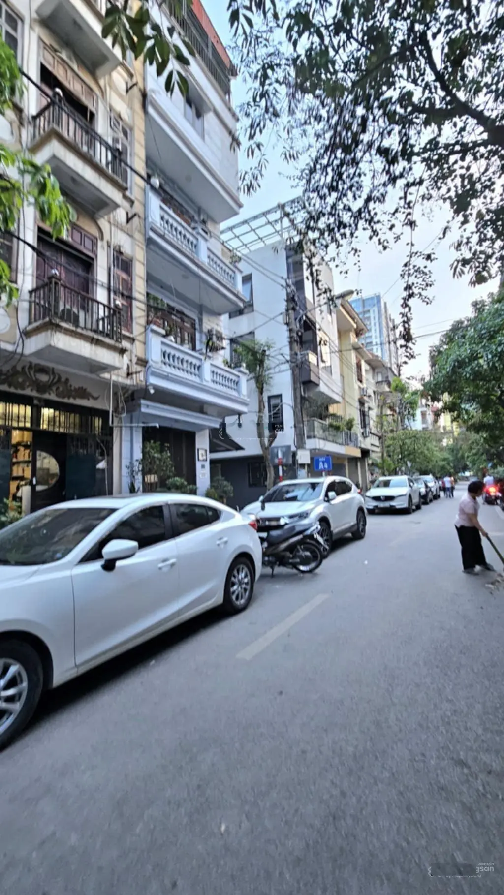 Bán gấp nhà Phố Vương Thừa Vũ, Khu phân lô quân đội, Ngõ ô tô tránh, lô góc 3 thoáng,83m x4T, 20 tỷ