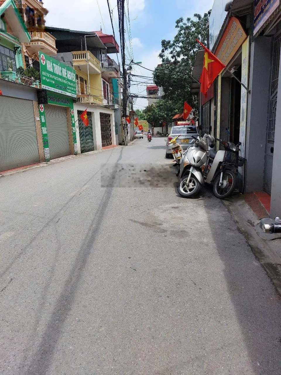 Long Biên nhà dân xây chắc chắc gần 50m2, mặt tiền hơn 4m. Giá chỉ 5.5 tỷ