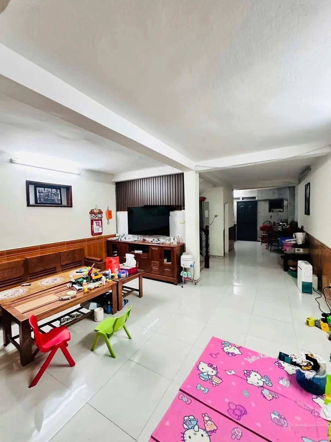 Bán nhà mặt phố đức thắng. 100 m2, 3 tầng, vỉa hè, xe buýt tránh. kinh doanh, giá nhỉnh 18 tỷ